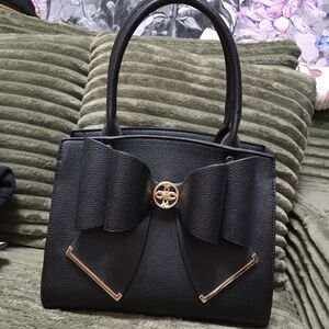 Black Bow Accent Women’s Handbag - Crossi